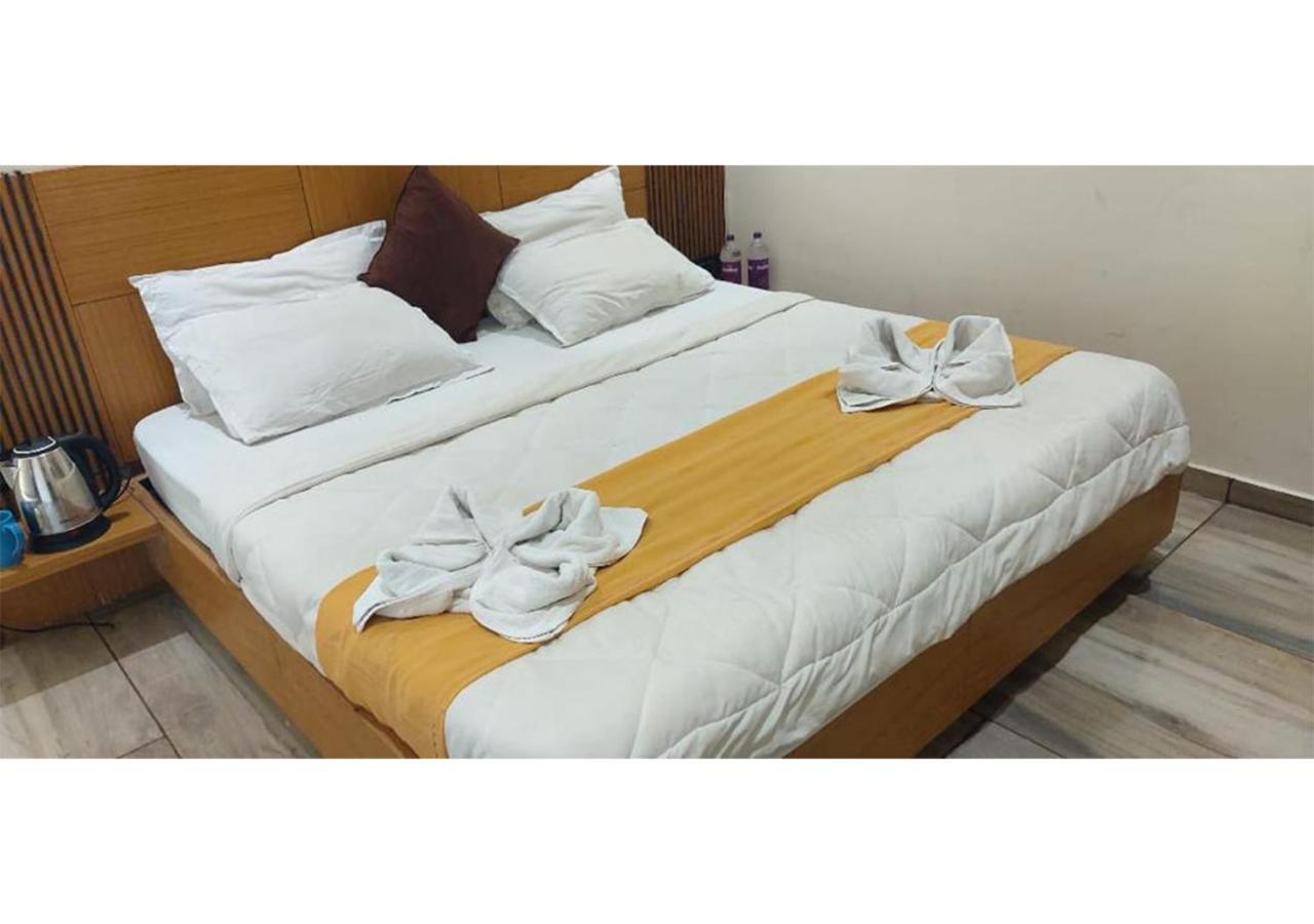 Shree Murlidhar Guest House Surat Zewnętrze zdjęcie